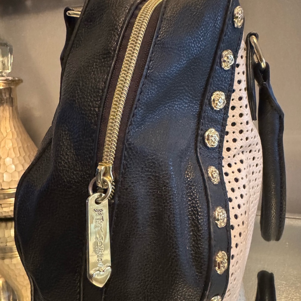 Betsy Johnson purse- cute for casual or dressy occasions
Excellent condition - Picture 8 of 9